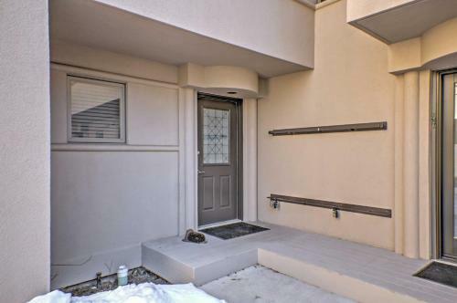 Spacious Aspen Townhouse With Mtn Views And Ski Access