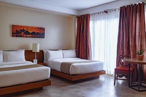Hotel Crown Regency Beach Resort