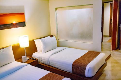 Hotel Crown Regency Beach Resort