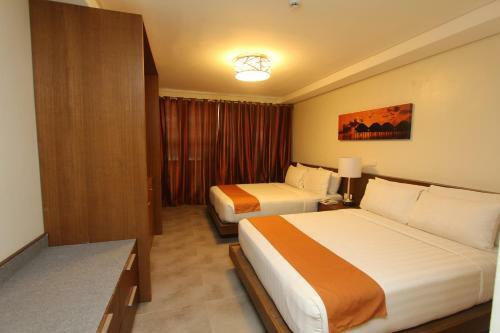 Hotel Crown Regency Beach Resort