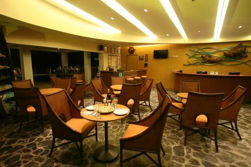Hotel Crown Regency Beach Resort