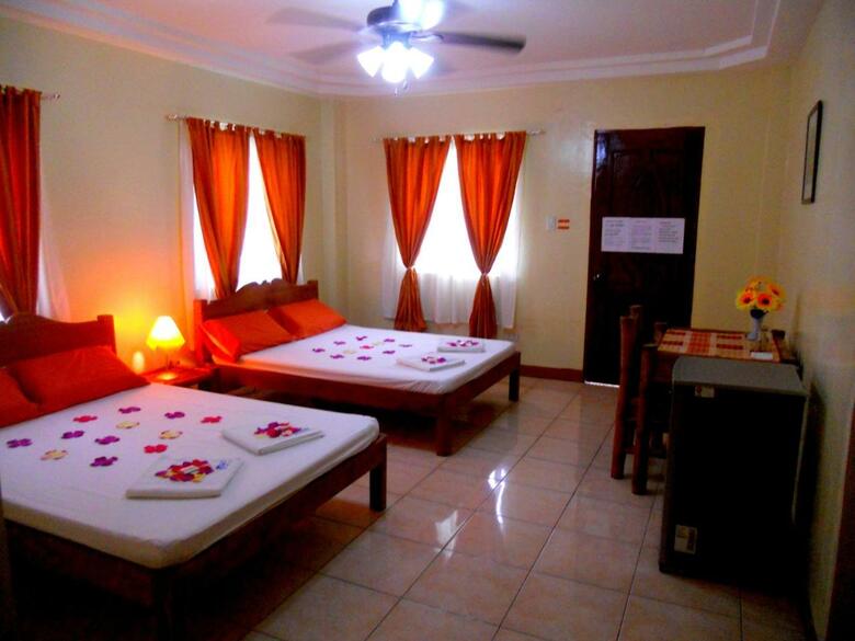 Hotel Slam's Garden Resort