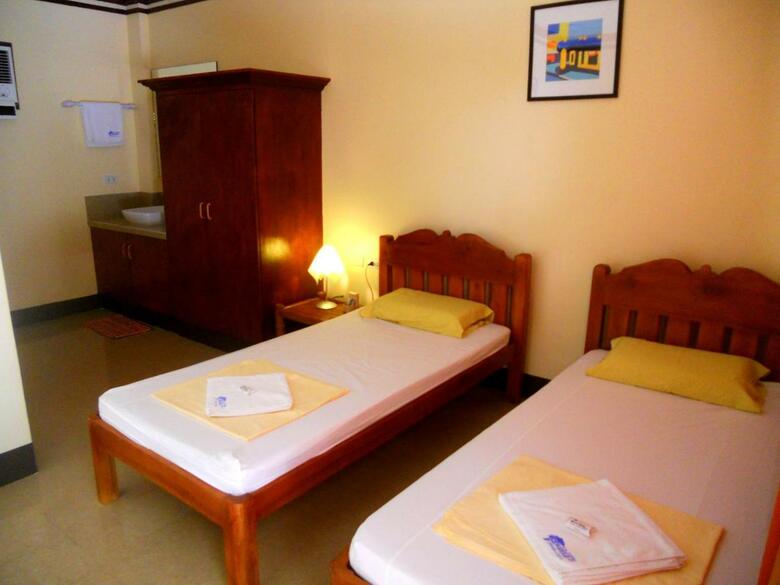 Hotel Slam's Garden Resort