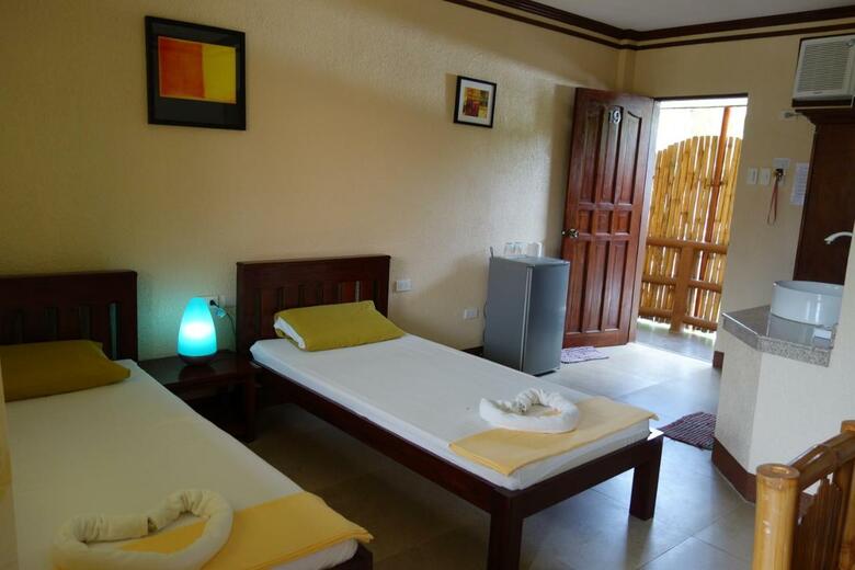 Hotel Slam's Garden Resort