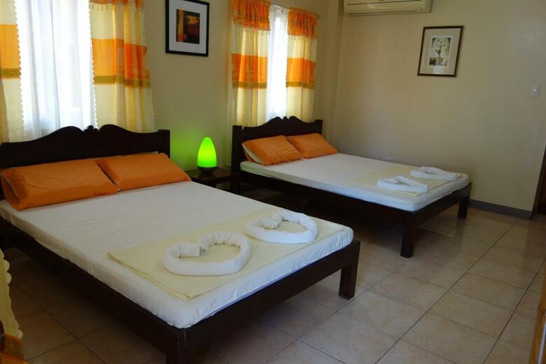 Hotel Slam's Garden Resort