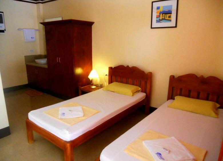 Hotel Slam's Garden Resort
