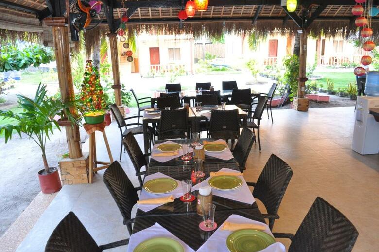 Hotel Slam's Garden Resort
