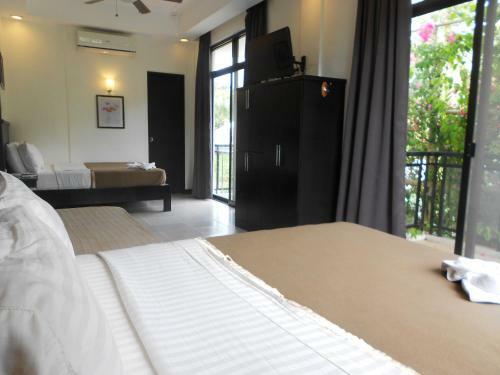 One Crescent Place Hotel