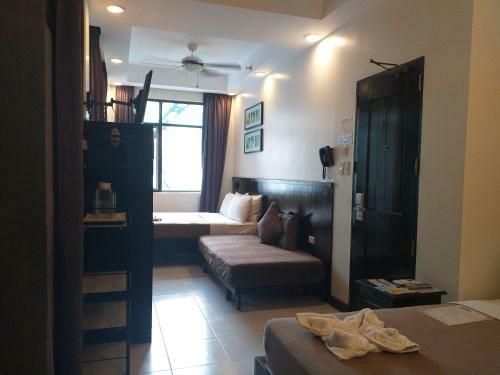 One Crescent Place Hotel