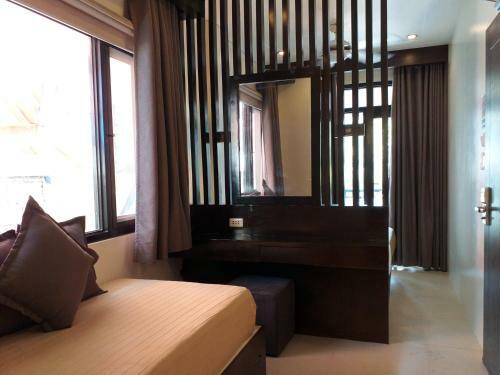 One Crescent Place Hotel