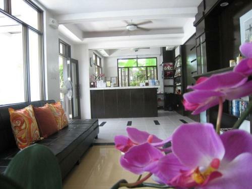 One Crescent Place Hotel
