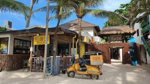 Hostal Boracay Pito Huts