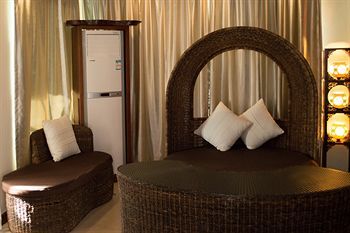 Golden Phoenix Hotel
