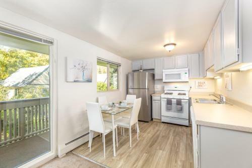 Apartamento Two Bedroom - Walk To Everything!