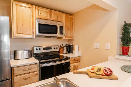 Stylish, Newly Renovated 1br In Aspen Center