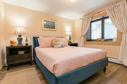 Stylish, Newly Renovated 1br In Aspen Center