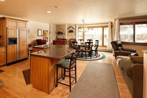 Shadowbrook 405