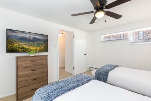 Updated, Spacious & Customizable 2 Br - Bbq, Backyard, Walk To Everything!