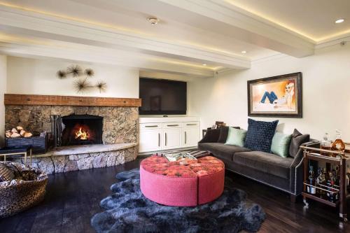 Chateau Eau Claire #9