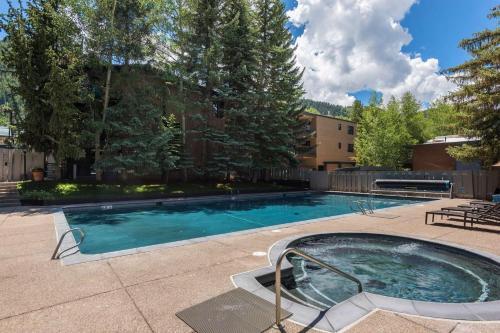 Chateau Eau Claire #9