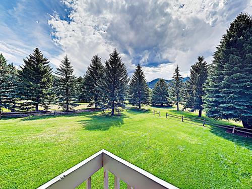 Apartamento New Listing! Modern Mountain Ski Condo With Balcony Condo