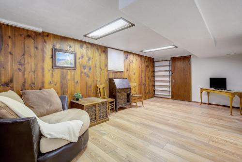Large Family Home With Peaceful Deck And Backyard!