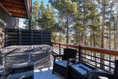Treehouse 1br With Hot Tub