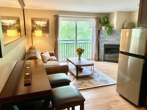 Updated Downtown Condo-walk Everywhere & Parking!