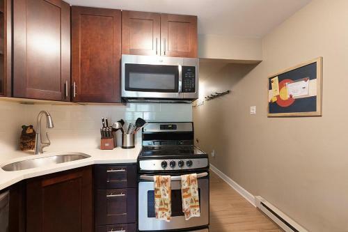 Updated Downtown Condo-walk Everywhere & Parking!