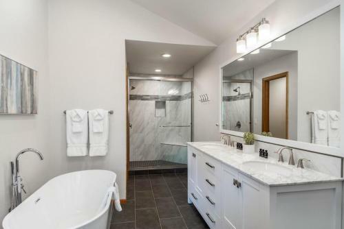 Summit Haven Home Hot Tub Stylish New Remodel
