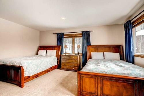 Bear Mountain Chalet