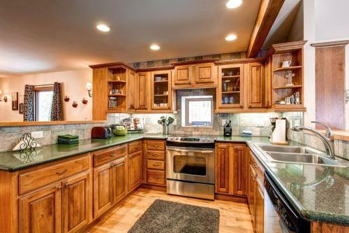 Bear Mountain Chalet