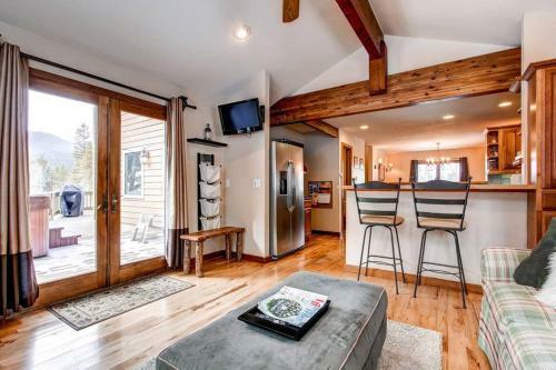 Bear Mountain Chalet
