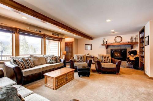 Bear Mountain Chalet