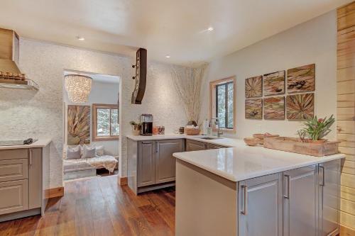 Riverhaus Home