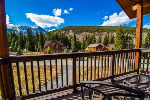 Viking Vista Retreat
