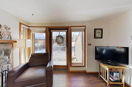 Apartamento New Listing! Ski-in Ski-out Corner Unit