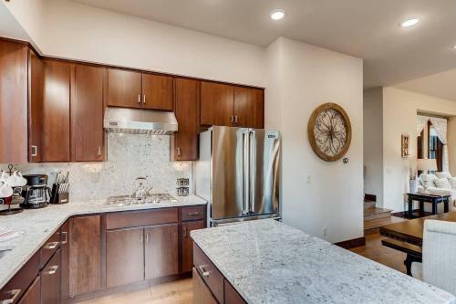 Lovely 4br Home Off Main St-5 Min Walk To Gondola