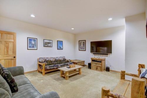 Boulder Lodge At Peak 8 Home