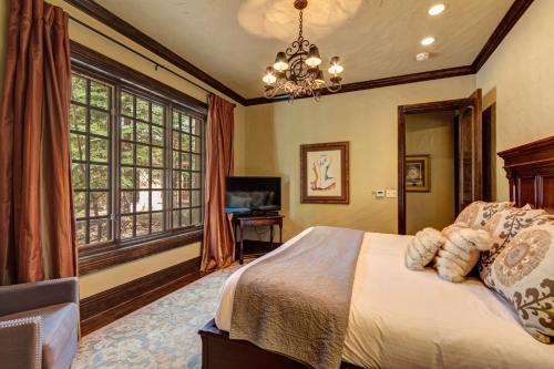 Gold King Retreat
