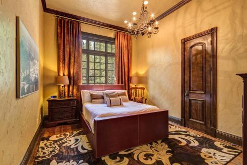 Gold King Retreat