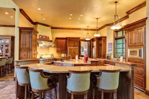 Gold King Retreat
