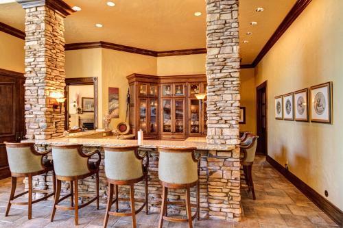 Gold King Retreat