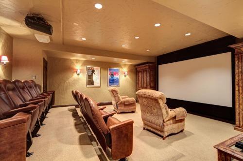 Gold King Retreat