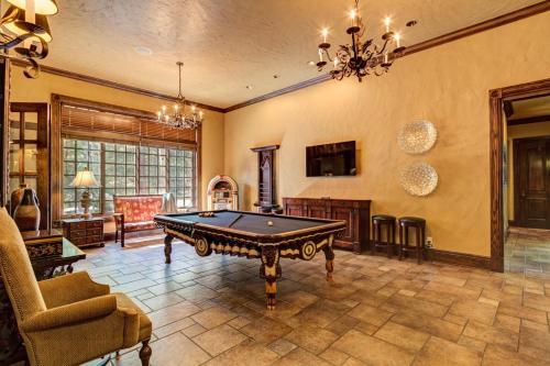 Gold King Retreat