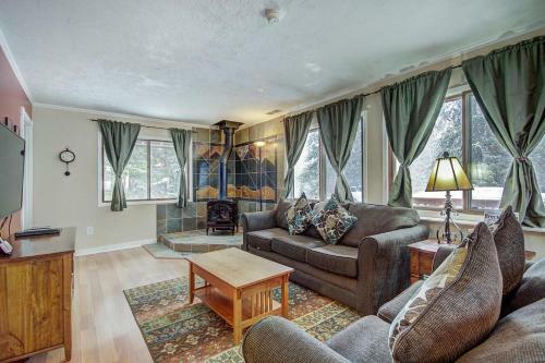 Lazy Dog Lodge Home