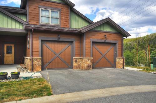 Maggie Point Chalet Townhouse
