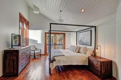 Summit Solitude Estate Home