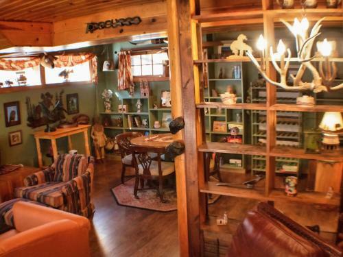 Villa Mountain Retreat Rancher In Cascade Co