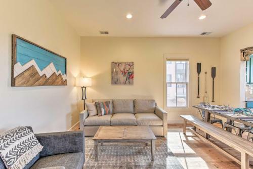 Buena Vista Home With Mtn Views, Walk To Main St